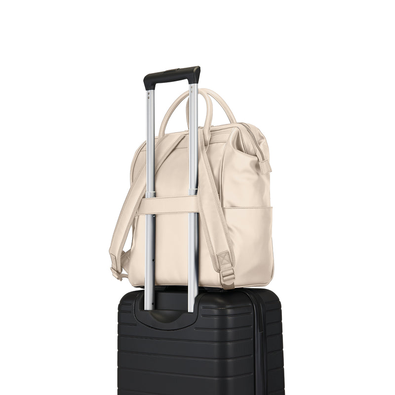 
        Shop Bentley Latté Sac à dos Bugatti Lagos in Canada at only $49.99 27th look
      