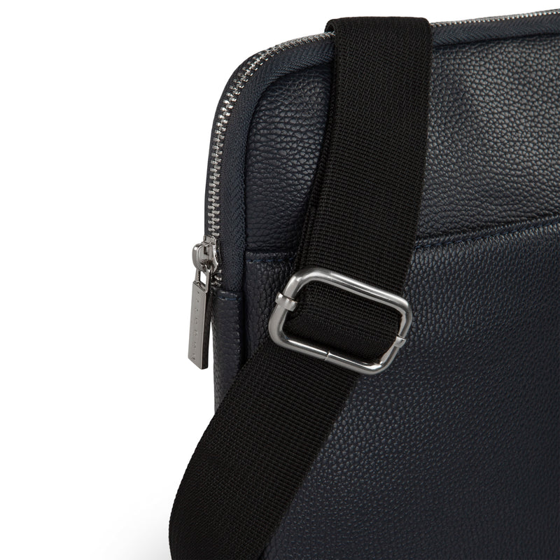 
        Shop Bentley Bleu marine Sac à bandoulière Bugatti Contrast  in Canada at only $69.99 13th look
      