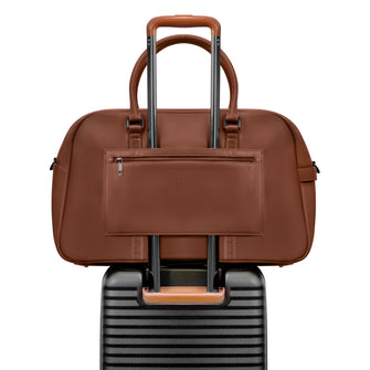 
                    Shop Bentley Brun Sac de voyage en cuir Champs Onyx in Canada at only $174.99 8th look
                  