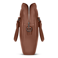 
                    Shop Bentley Brun Porte-documents mince en cuir Champs Onyx in Canada at only $149.99 8th look
                  