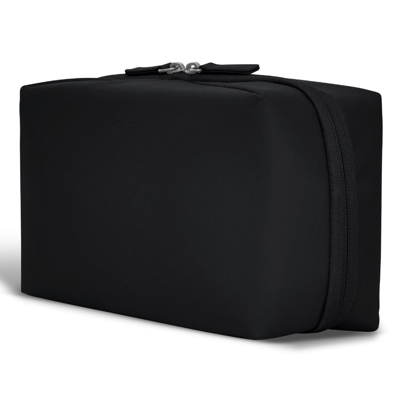 
        Shop Bentley Black Champs Onyx Toiletry Bag in Canada at only $49.99 6th look
      