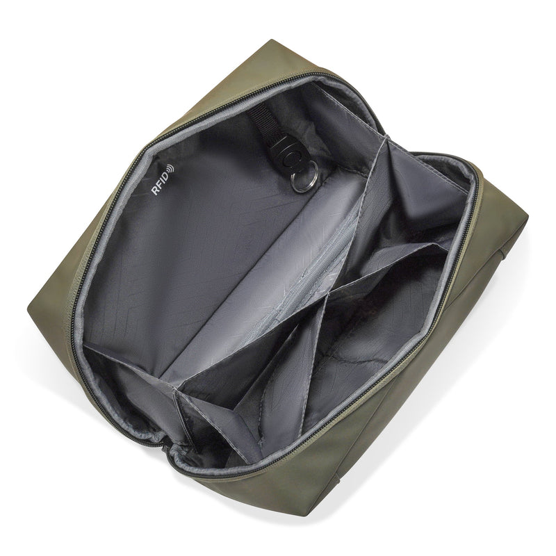 
        Shop Bentley Green Champs Onyx Toiletry Bag in Canada at only $49.99 9th look
      