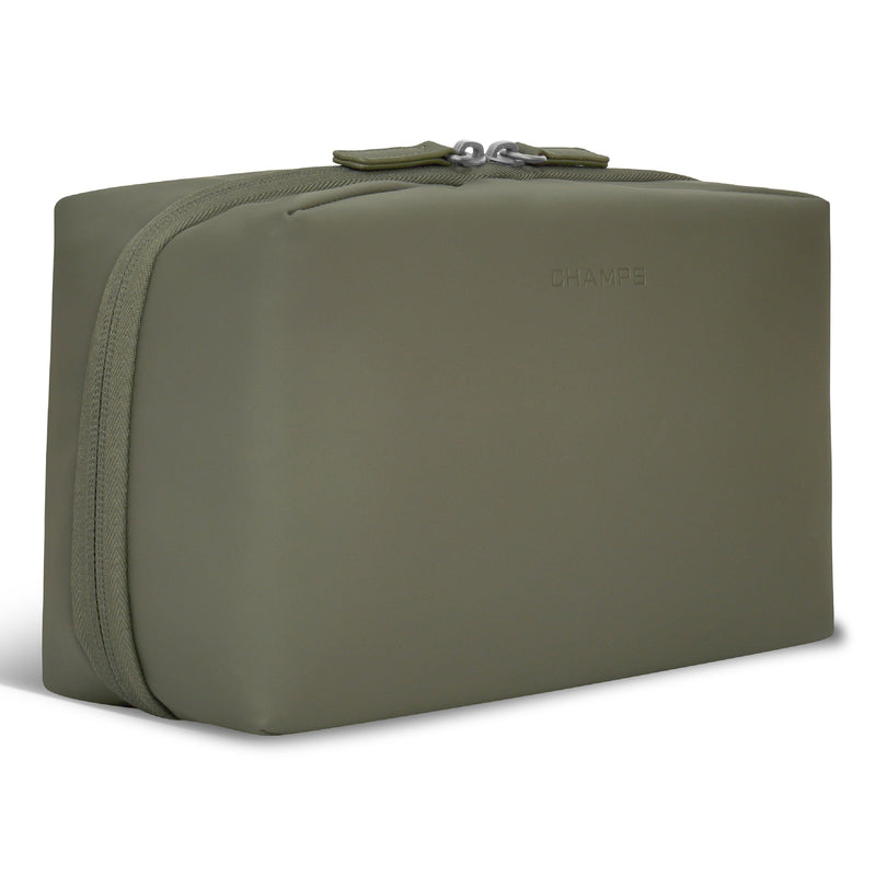 
        Shop Bentley Green Champs Onyx Toiletry Bag in Canada at only $49.99 11th look
      