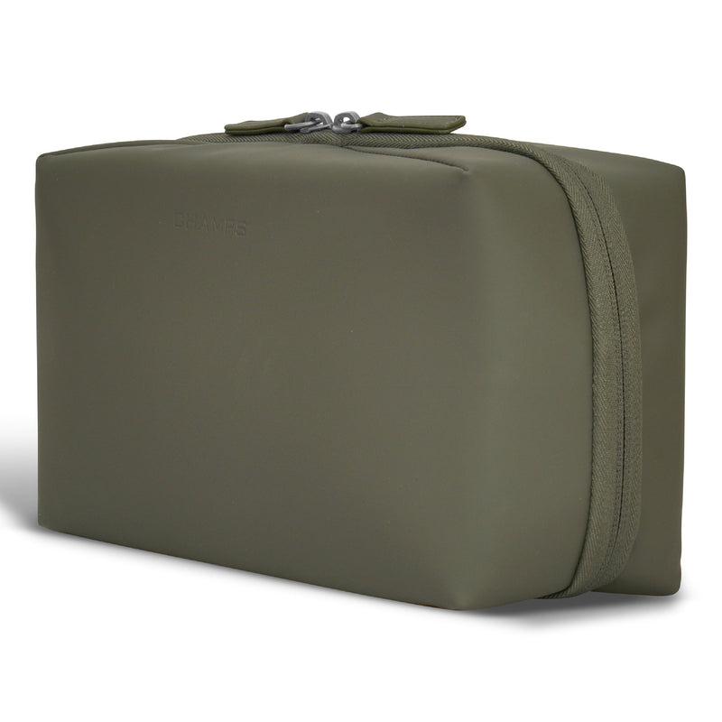 
        Shop Bentley Green Champs Onyx Toiletry Bag in Canada at only $49.99 12th look
      