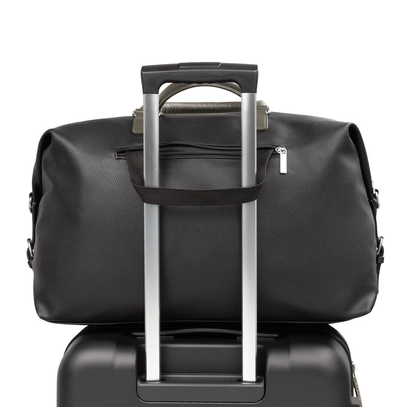 
        Shop Bentley Grey Bugatti Duffle Contrast in Canada at only $90.99 7th look
      