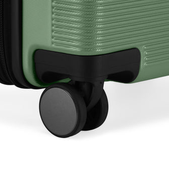 
                    Shop Bentley Green Ensemble de 3 valises Bugatti Brussels in Canada at only $239.99 10th look
                  
