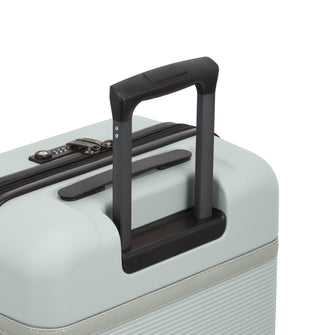 
                    Shop Bentley Vert Valise moyenne rigide Bugatti Wellington in Canada at only $104.99 8th look
                  