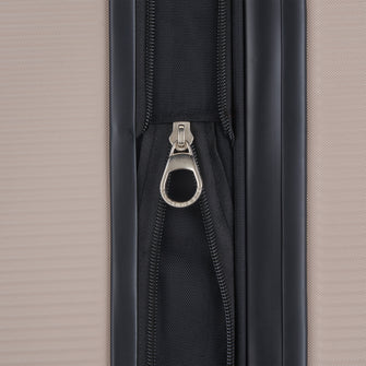 
                    Shop Bentley Noir Grande valise rigide Bugatti Wellington in Canada at only $126.00 2nd look
                  