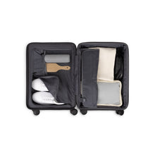 
                    Shop Bentley Black Ensemble de 3 valises Bugatti Munich in Canada at only $349.99 4th look
                  