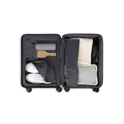 Shop Bentley Black Ensemble de 3 valises Bugatti Munich in Canada at only $349.99 4th look