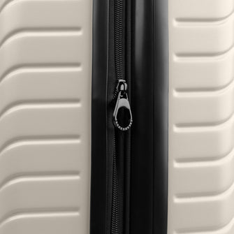 
                    Shop Bentley Cream Valise de cabine Bugatti Berlin in Canada at only $104.99 6th look
                  
