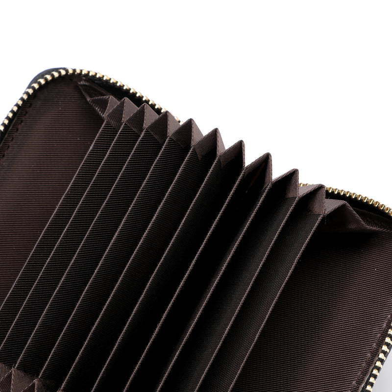
        Shop Bentley Black Champs Iconic Palm Wallet in Canada at only $29.99 9th look
      