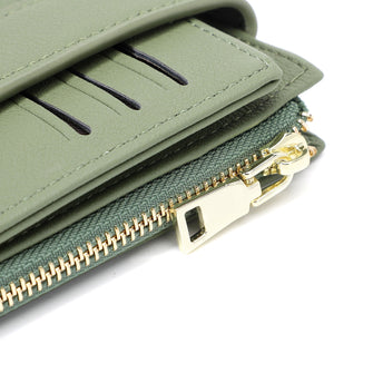 
                    Shop Bentley Vert Porte-cartes RFID Champs Iconic Yoga in Canada at only $29.99 7th look
                  