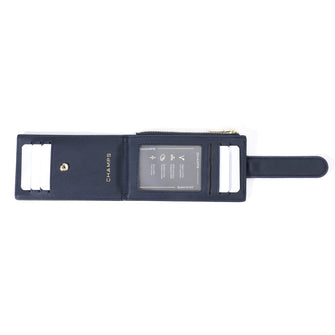 
                    Shop Bentley Bleu marine Porte-cartes RFID Champs Iconic Yoga in Canada at only $29.99 11th look
                  