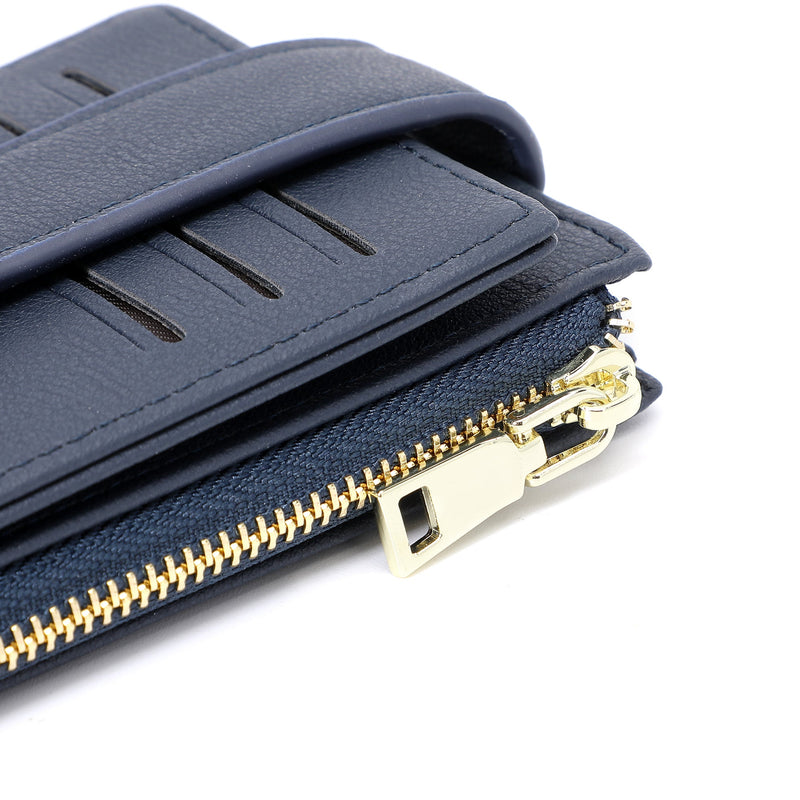 
        Shop Bentley Bleu marine Porte-cartes RFID Champs Iconic Yoga in Canada at only $29.99 31st look
      