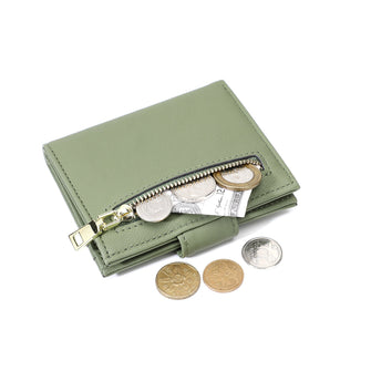 
                    Shop Bentley Vert Porte-cartes à bouton-pression Champs Iconic in Canada at only $29.99 12th look
                  