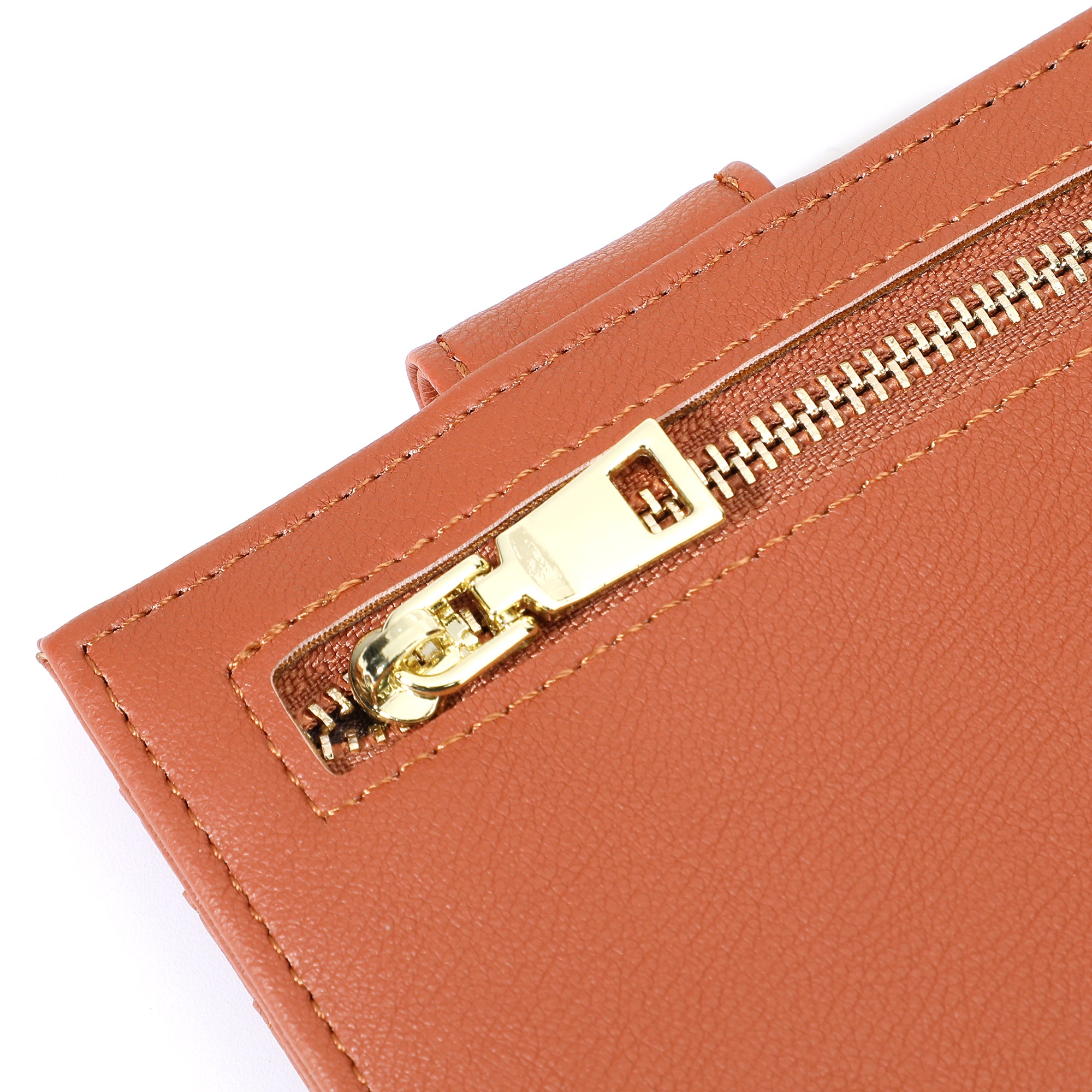Shop Bentley Fauve Porte-cartes à bouton-pression Champs Iconic in Canada at only $29.99 68th look