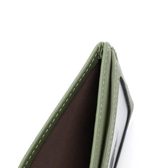 
                    Shop Bentley Vert Porte-cartes avec accès rapide Champs Iconic in Canada at only $29.99 9th look
                  