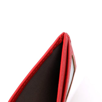 
                    Shop Bentley Rouge Porte-cartes avec accès rapide Champs Iconic in Canada at only $29.99 8th look
                  