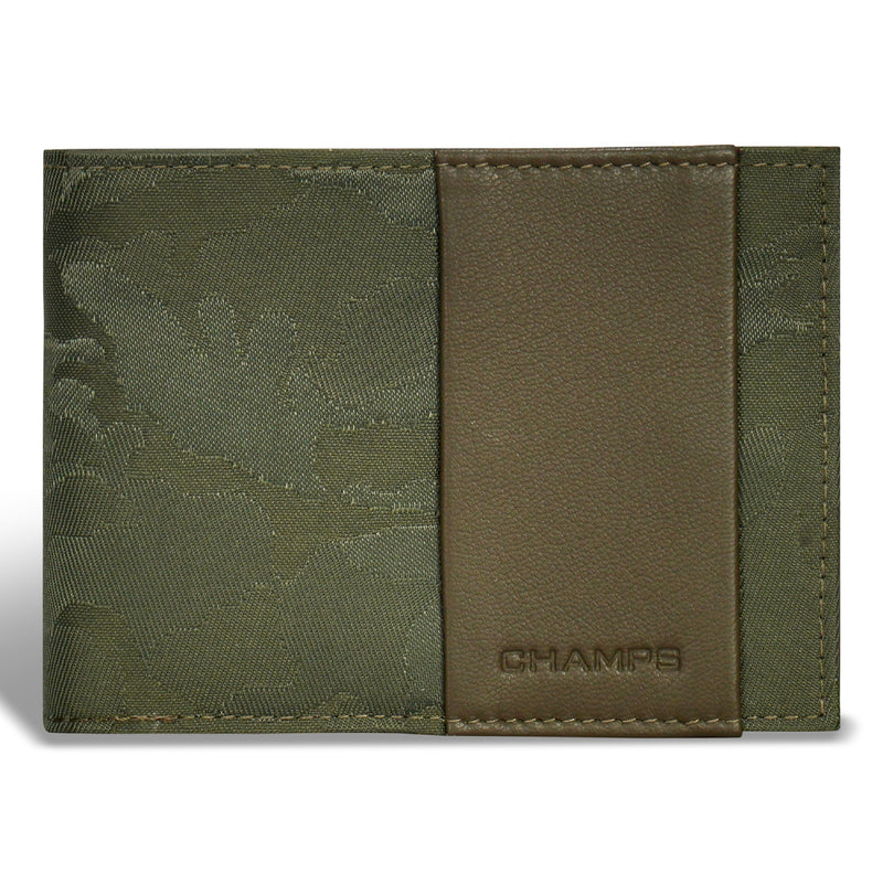 
        Shop Bentley Vert Portefeuille en cuir à volet central Champs Camo in Canada at only $39.99 7th look
      