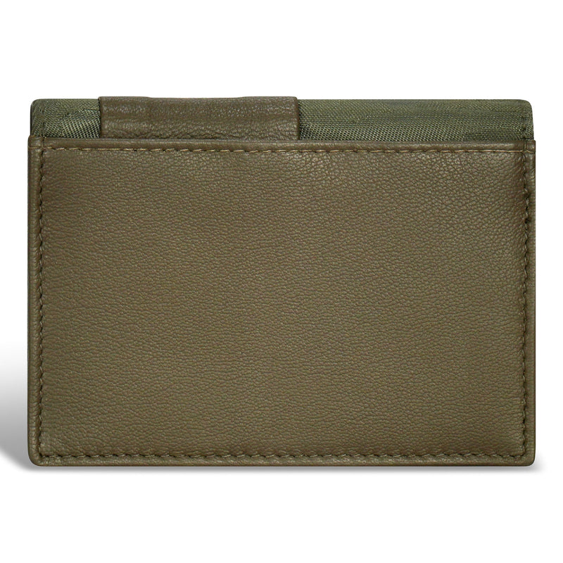 
        Shop Bentley Vert Porte-cartes en cuir Champs Camo in Canada at only $29.99 7th look
      