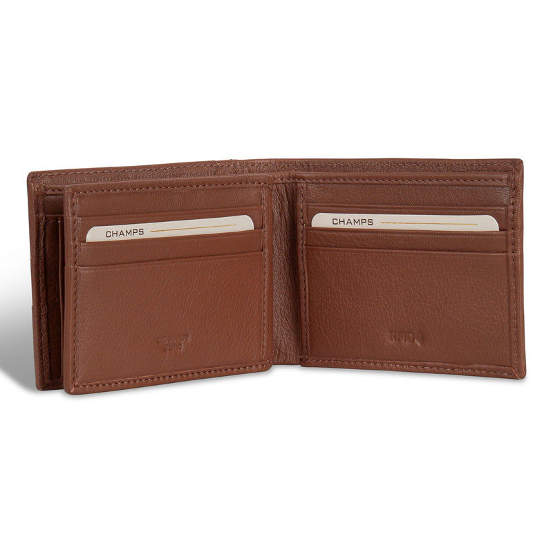 
        Shop Bentley Brun Portefeuille en cuir à volet central avec accès rapide Champs Onyx in Canada at only $39.99 10th look
      