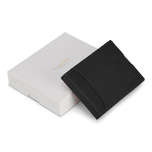 
                    Shop Bentley Noir Portefeuille Champs en cuir Portefeuille en cuir à deux volets avec pince à billets Champs Onyxà deux volets avec clip in Canada at only $39.99 4th look
                  