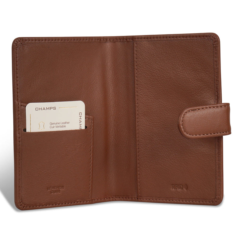 
        Shop Bentley Brun Étui à passeport en cuir Champs Onyx in Canada at only $39.99 8th look
      