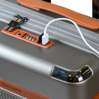 
                    Shop Bentley Gris Ensemble de 3 valises Champs Vintage Air in Canada at only $399.99 3rd look
                  