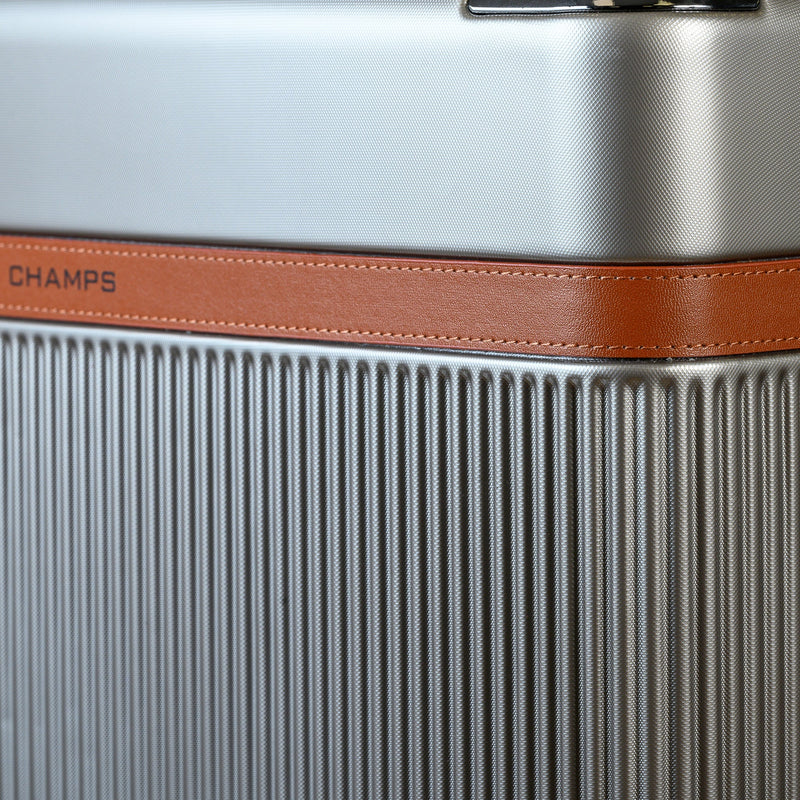 
        Shop Bentley Gris Ensemble de 3 valises Champs Vintage Air in Canada at only $399.99 22nd look
      