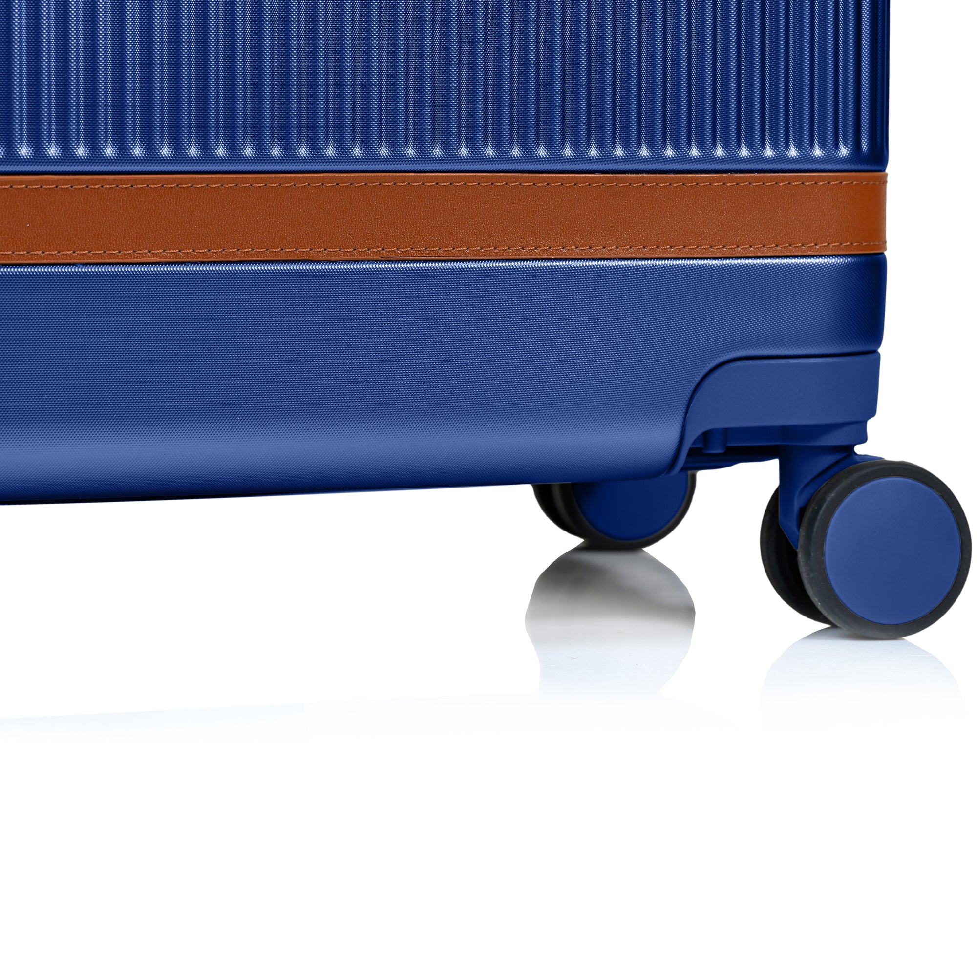 Shop Bentley Bleu marine Ensemble de 3 valises Champs Vintage Air in Canada at only $399.99 59th look