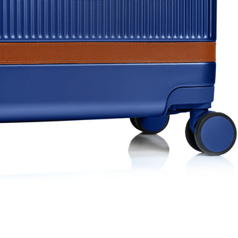 
                    Shop Bentley Bleu marine Ensemble de 3 valises Champs Vintage Air in Canada at only $399.99 8th look
                  