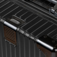 
                      Shop Bentley Noir Valise de cabine en aluminium Champs Elite in Canada at only $249.99 11th look
                    