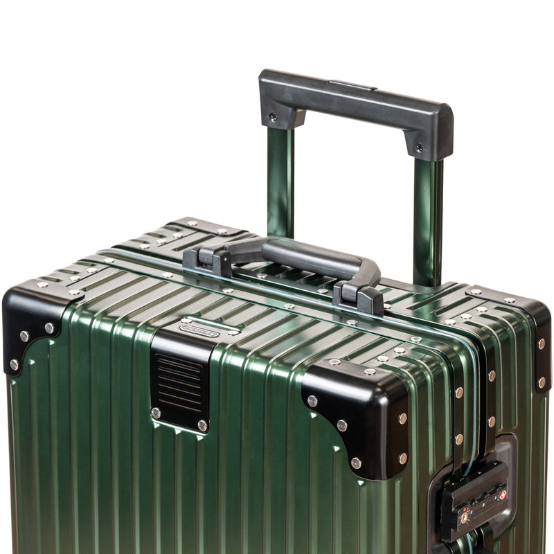 
        Shop Bentley Vert Valise de cabine en aluminium Champs Elite in Canada at only $249.99 24th look
      