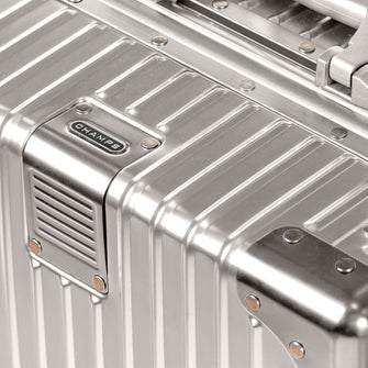 
                    Shop Bentley Argent Valise de cabine en aluminium Champs Elite in Canada at only $249.99 11th look
                  