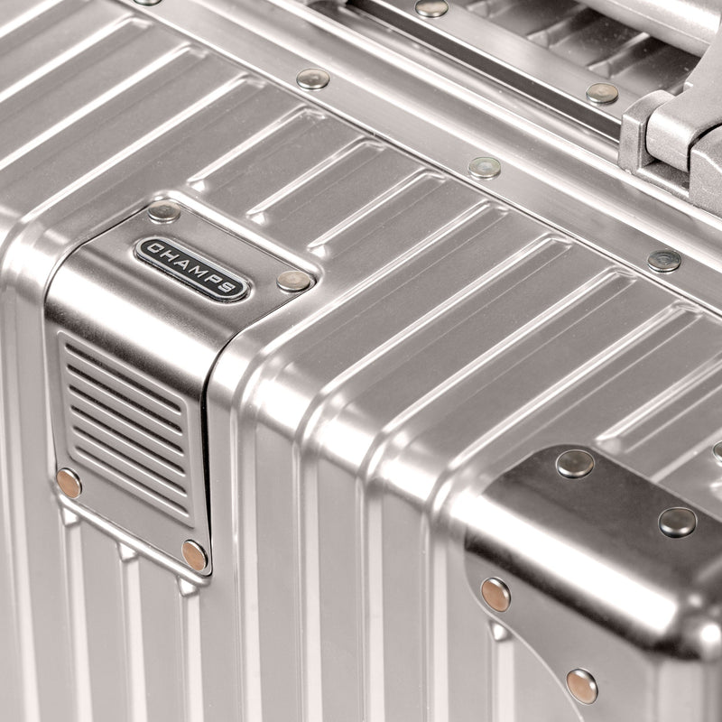
        Shop Bentley Argent Valise de cabine en aluminium Champs Elite in Canada at only $249.99 67th look
      
