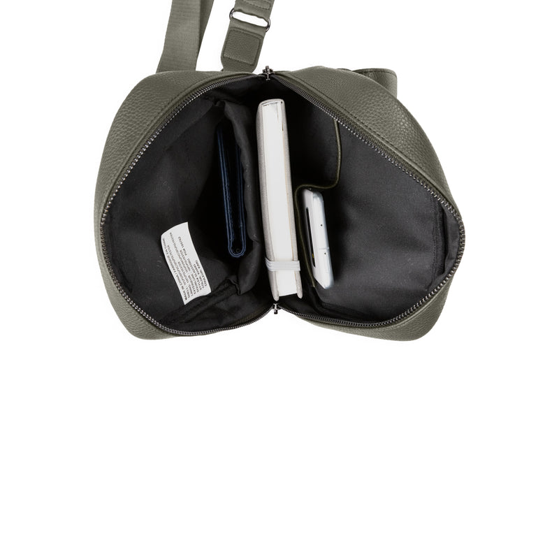 
        Shop Bentley Kaki Sac à bandoulière Bugatti Henry in Canada at only $49.99 13th look
      