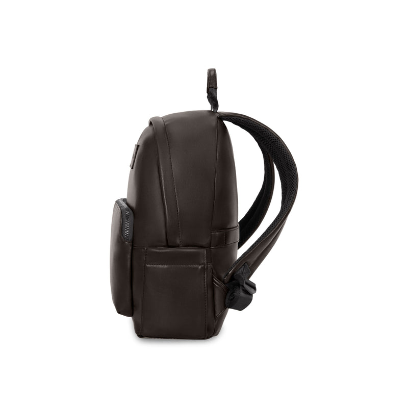 
        Shop Bentley Brown Edition22 District Backpack in Canada at only $100.00 16th look
      