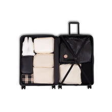 
                    Shop Bentley Black Ensemble de voyage 4 pièces Tracker Milan in Canada at only $244.99 4th look
                  