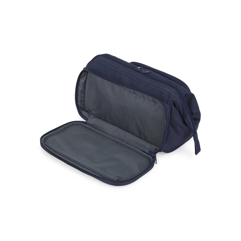 
        Shop Bentley Bleu marine Trousse de toilette Bugatti Uptown Essentials in Canada at only $34.99 4th look
      