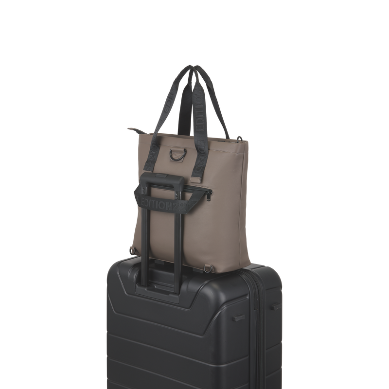 
        Shop Bentley Gris pierre Sac fourre-tout Vision Edition22 in Canada at only $65.99 12th look
      